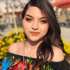 Meet your Posher, Jocelyn